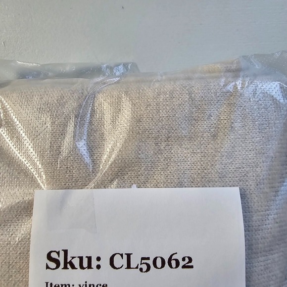 Vince Womens Cashmere Sweater Size XS Cream‎ V Neck Pullover Minimalist Luxe - Picture 16 of 16